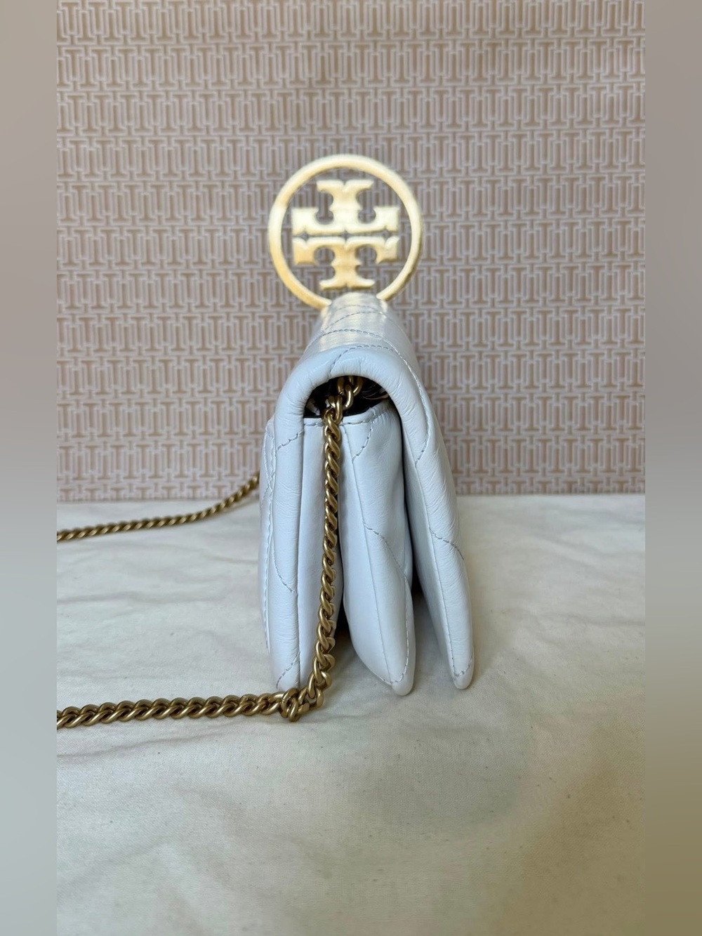 Tory Burch Kira Diamond Quilted crossbody - Picture 5 of 9